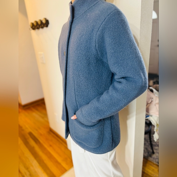 L.L.Bean wool jacket in excellent Used Condition - Picture 5 of 8